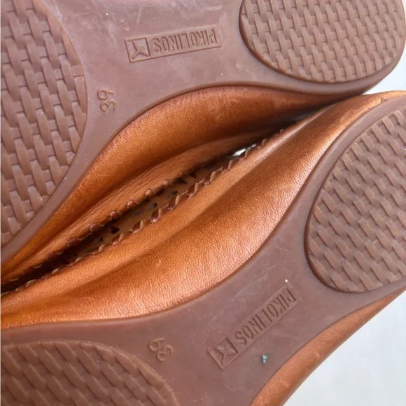 Pikolinos Shoes - Picture 4 of 4